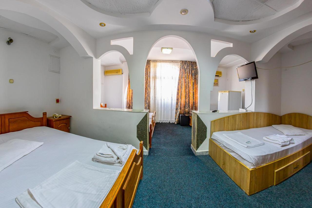 Motel Dasiana Тыргу-Жиу Экстерьер фото
