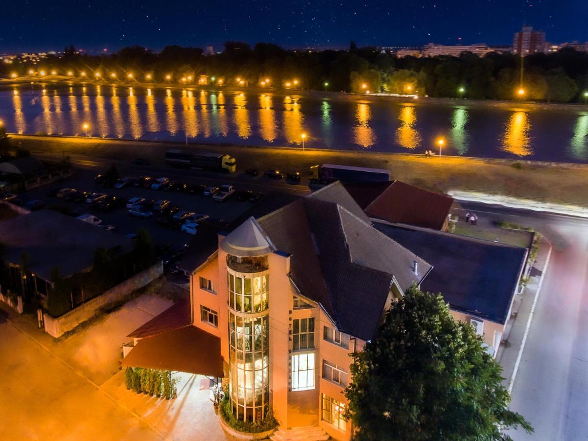 Motel Dasiana Тыргу-Жиу Экстерьер фото