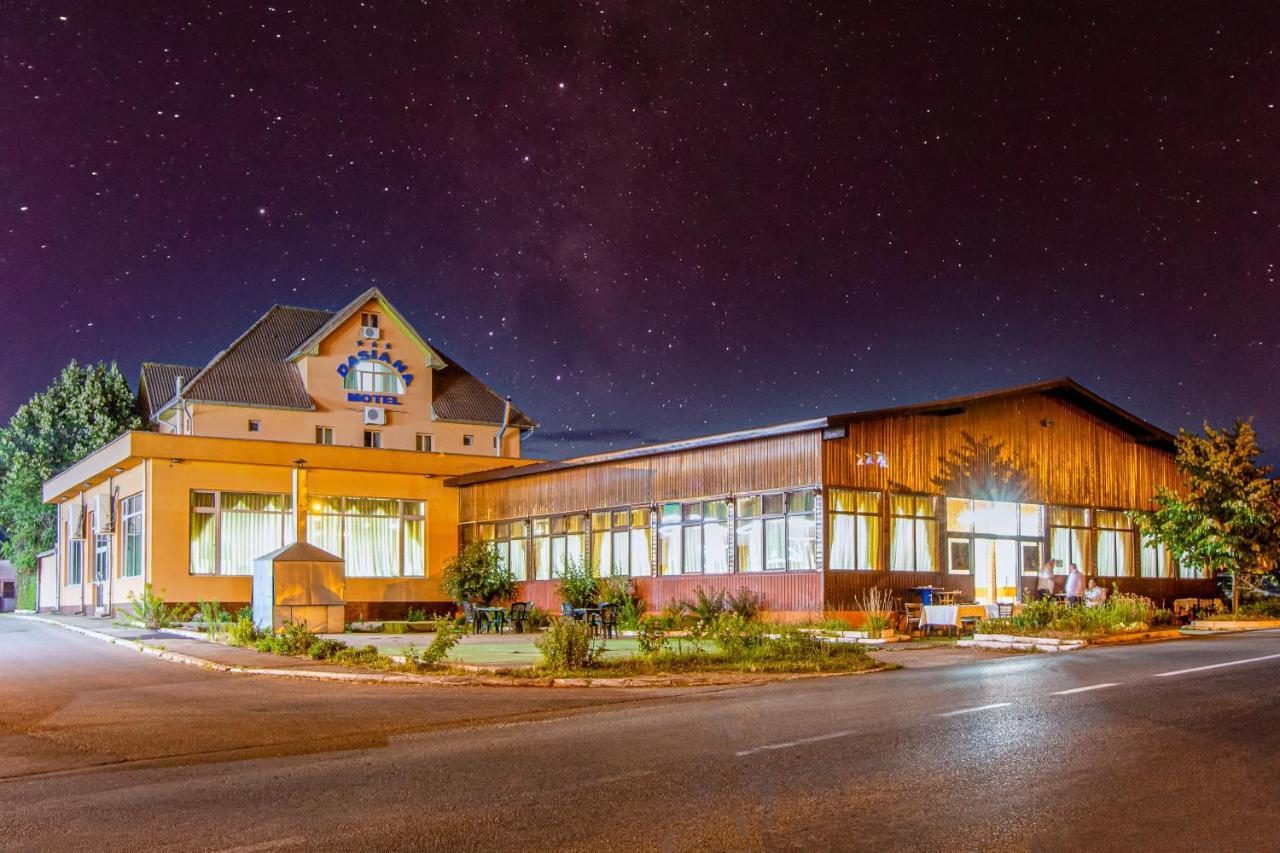 Motel Dasiana Тыргу-Жиу Экстерьер фото